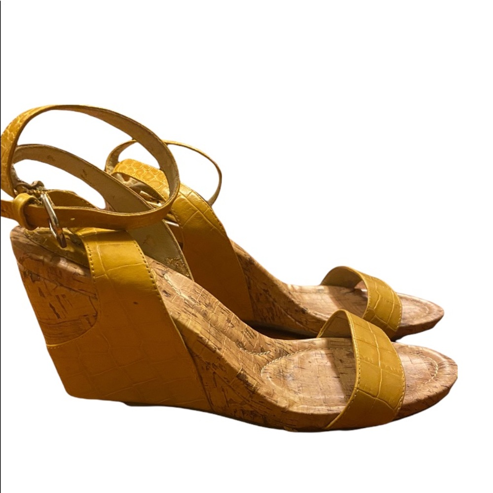 BANDOLINO CORK WEDGE SANDALS - MUSTARD YELLOW - SIZE 6
